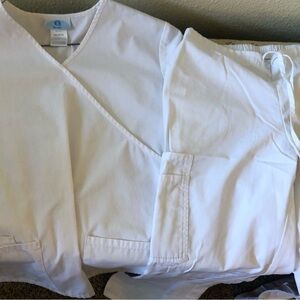 Barco White Scrub Set